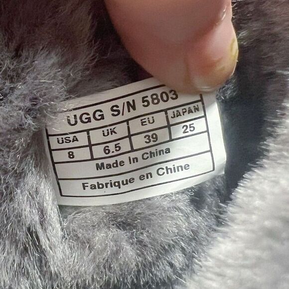 UGG Bailey Button II Short Boot Grey Shearling Boot Women's Size 8 - Picture 2 of 7